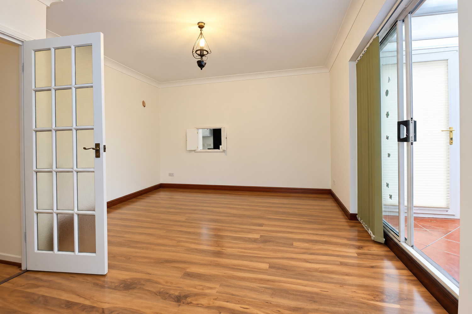 Flat Sandown Road in Sandown