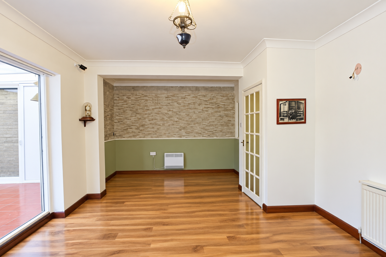 Flat Sandown Road in Sandown