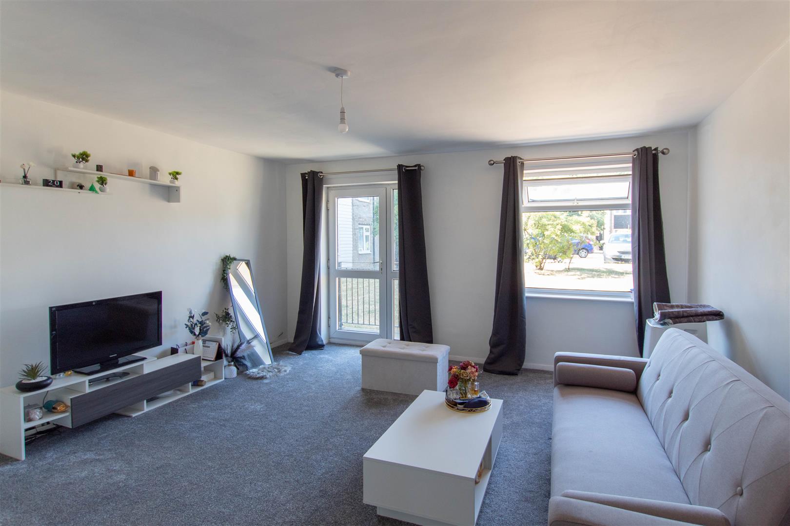 Flat Ashlea Close in West Suffolk
