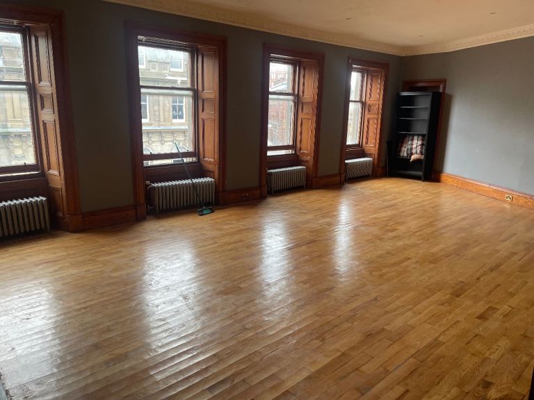 Flat Meadowside in Dundee