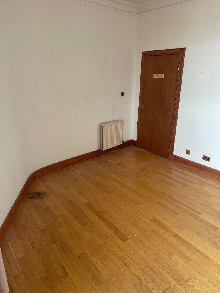 Flat Meadowside in Dundee