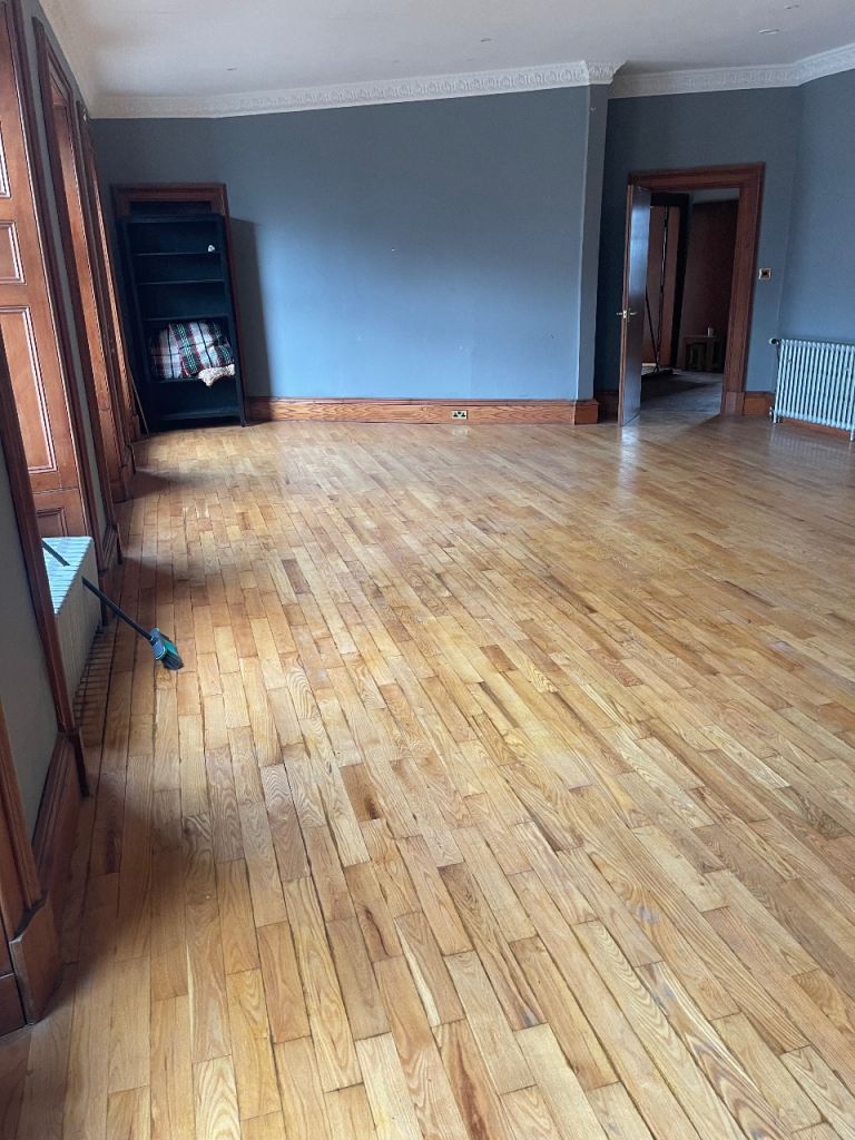 Flat Meadowside in Dundee