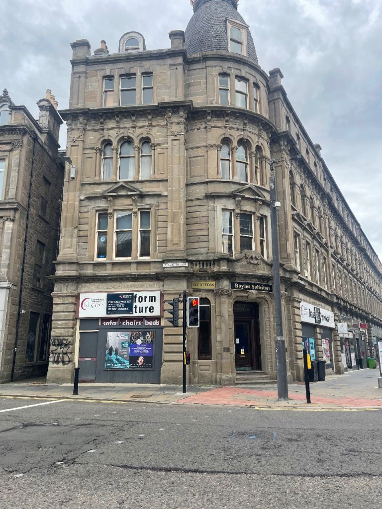 Flat Meadowside in Dundee