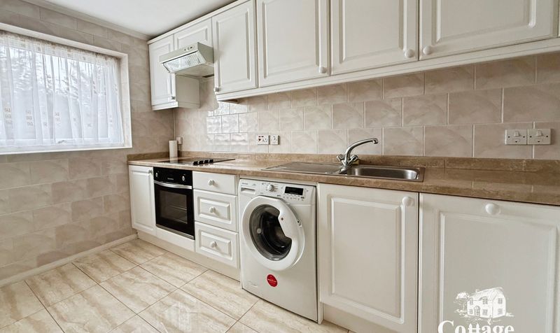 Flat Riley Road in Greater London
