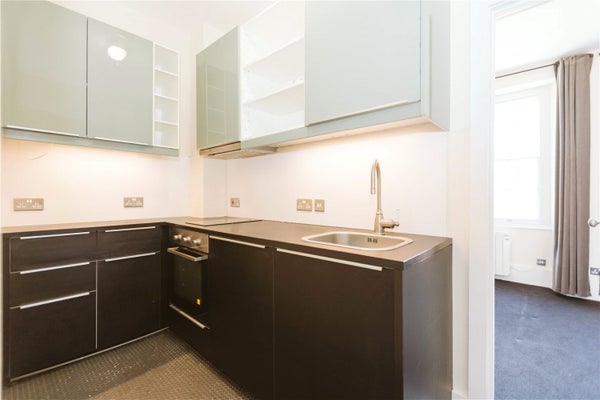 Flat Cheltenham Road in Bristol