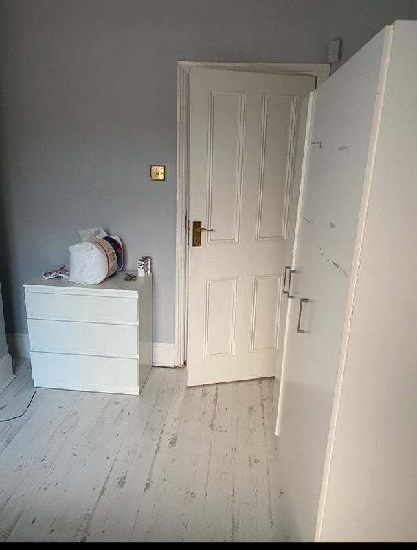 Room Ellesmere Road in Greater London