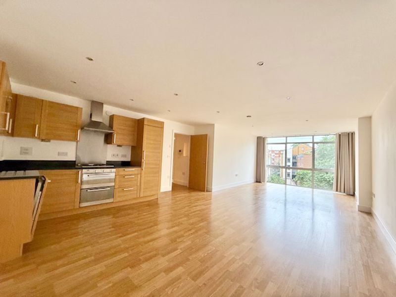 Flat Blue Lion Place in Greater London