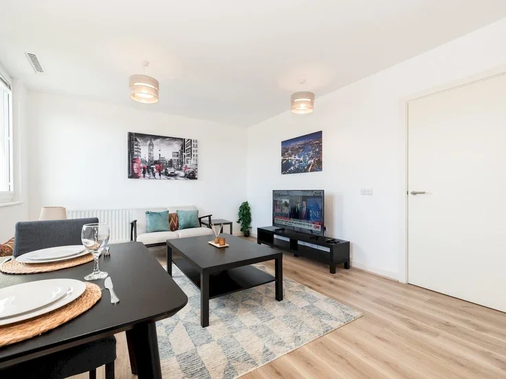 Flat Capitol Way in Greater London