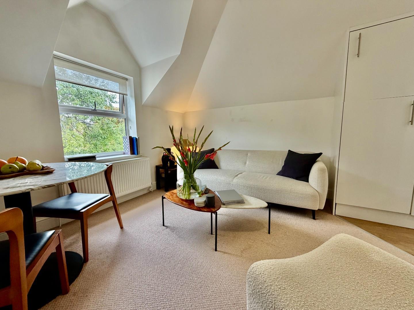 Flat Church Rise in Greater London
