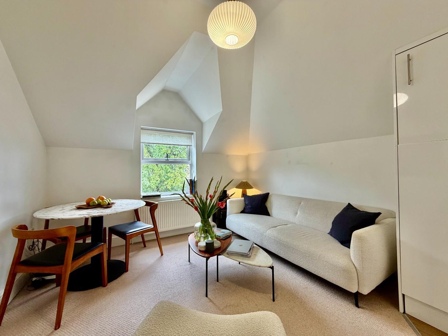 Flat Church Rise in Greater London