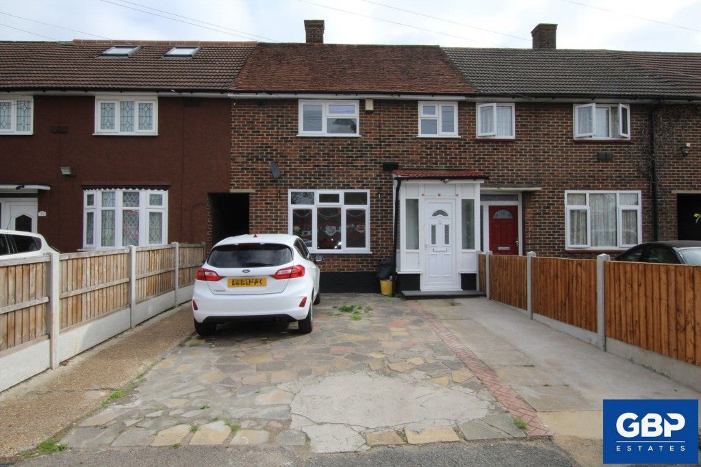House Straight Road in Greater London