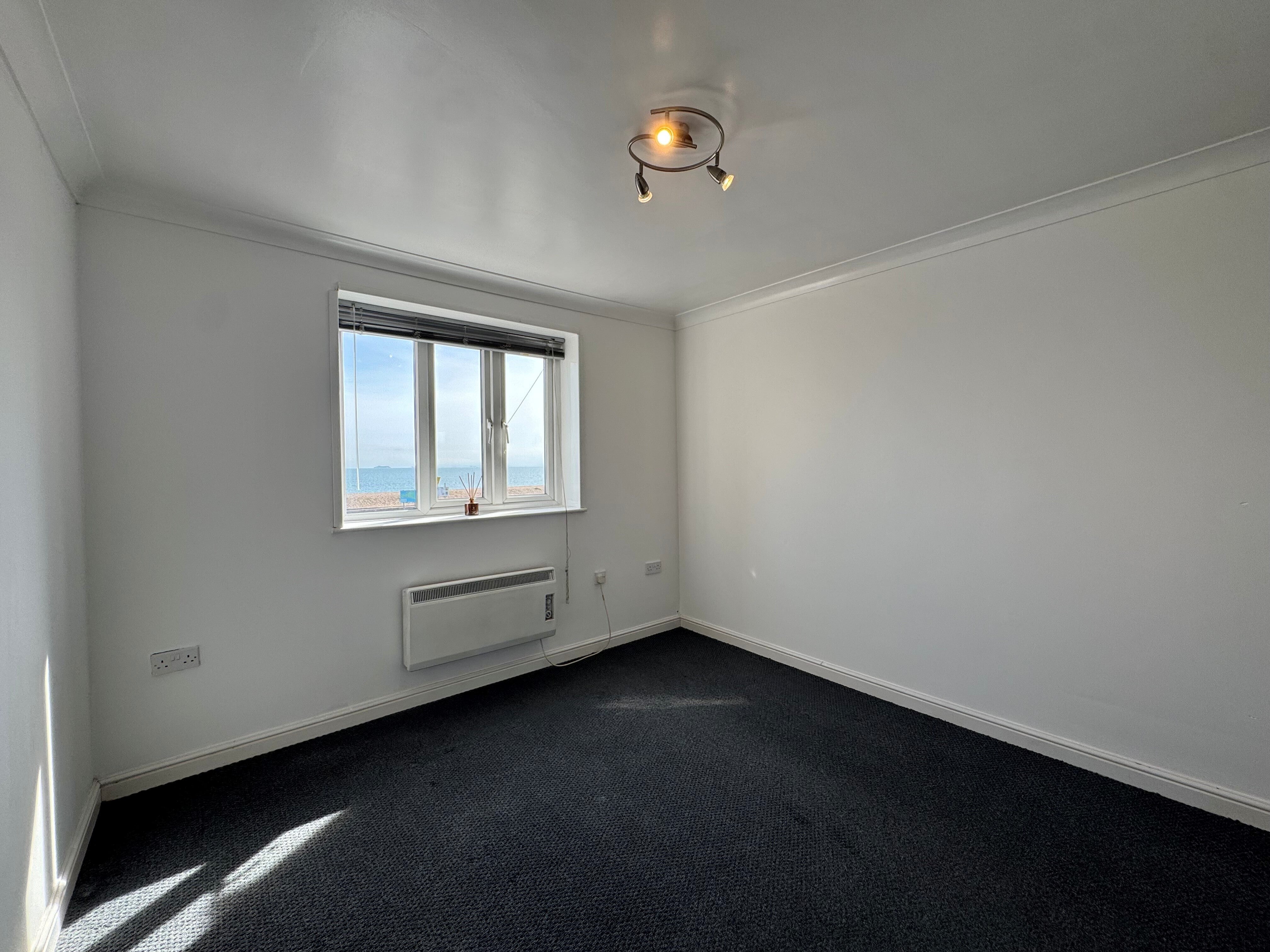 Flat Southwood Road in Mengham