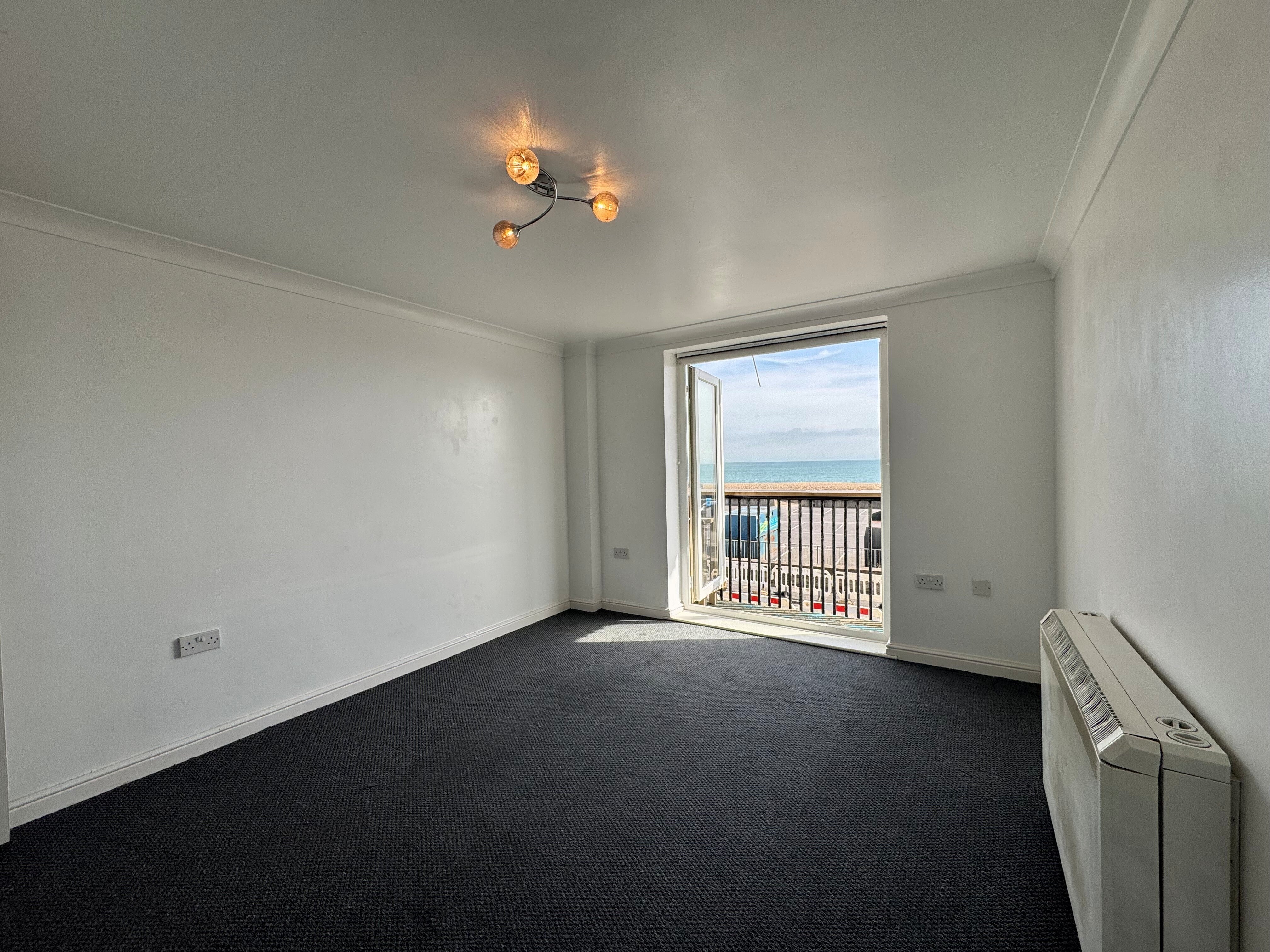 Flat Southwood Road in Mengham