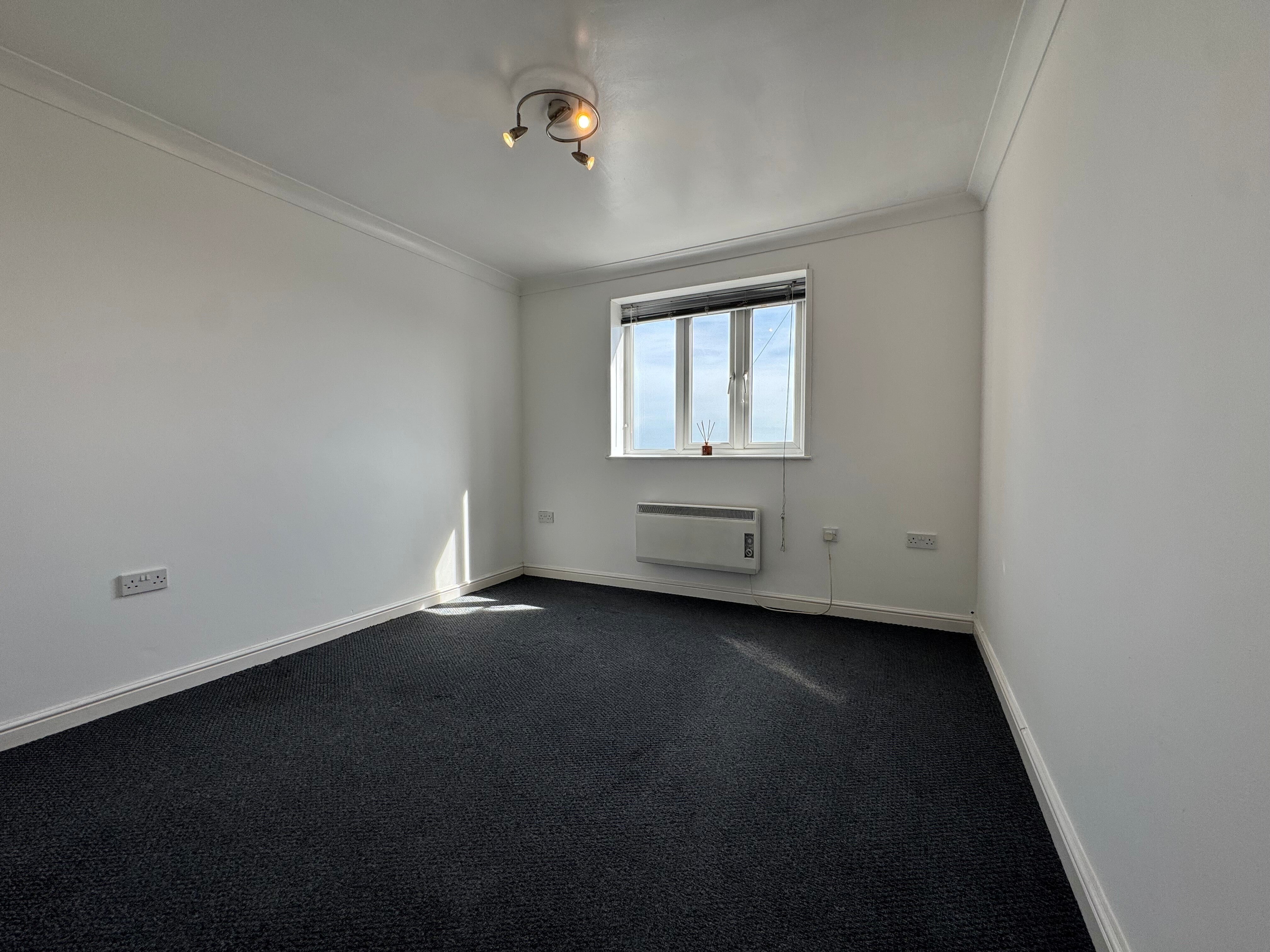 Flat Southwood Road in Mengham