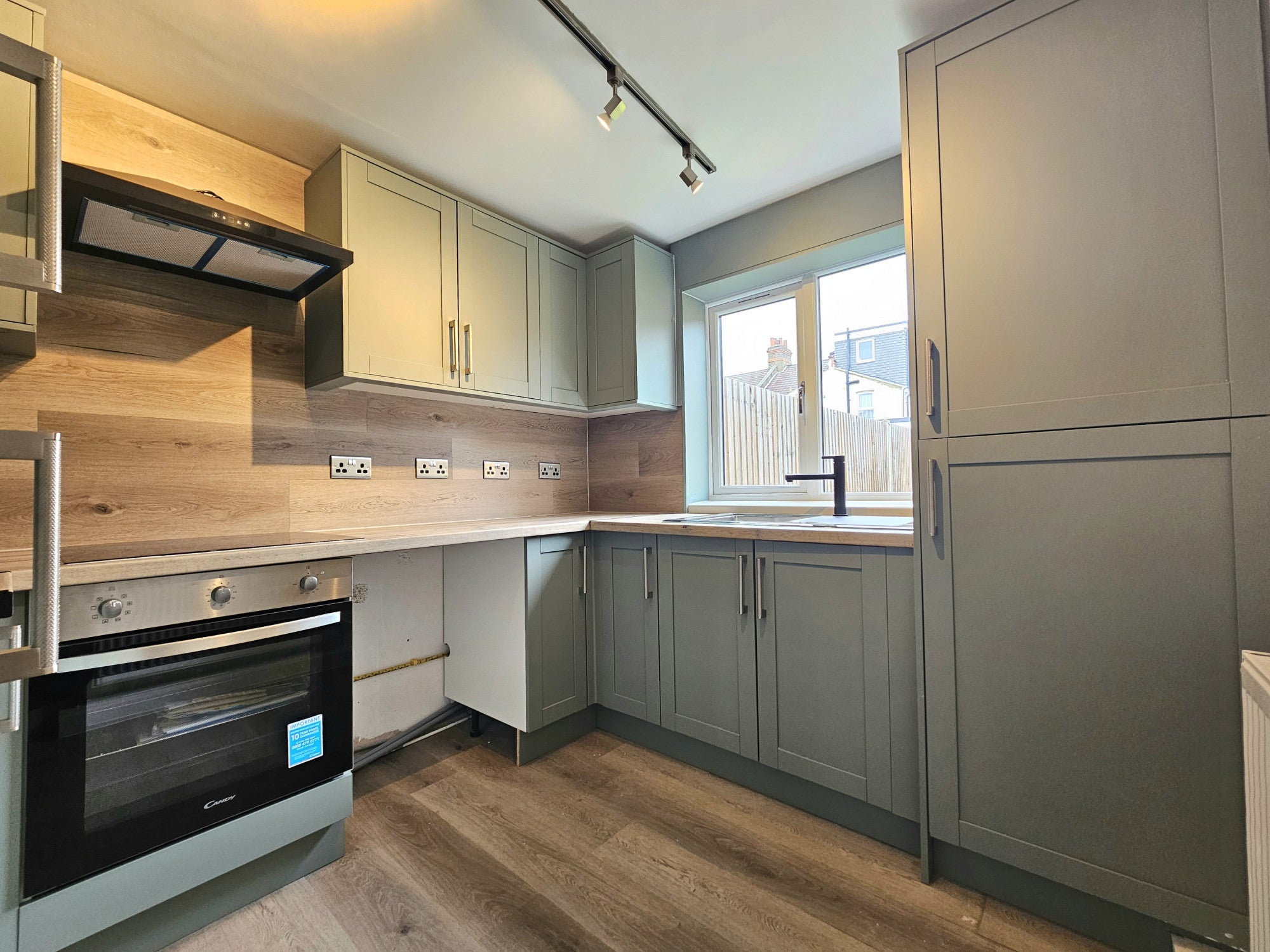 House Dennett Road in Greater London