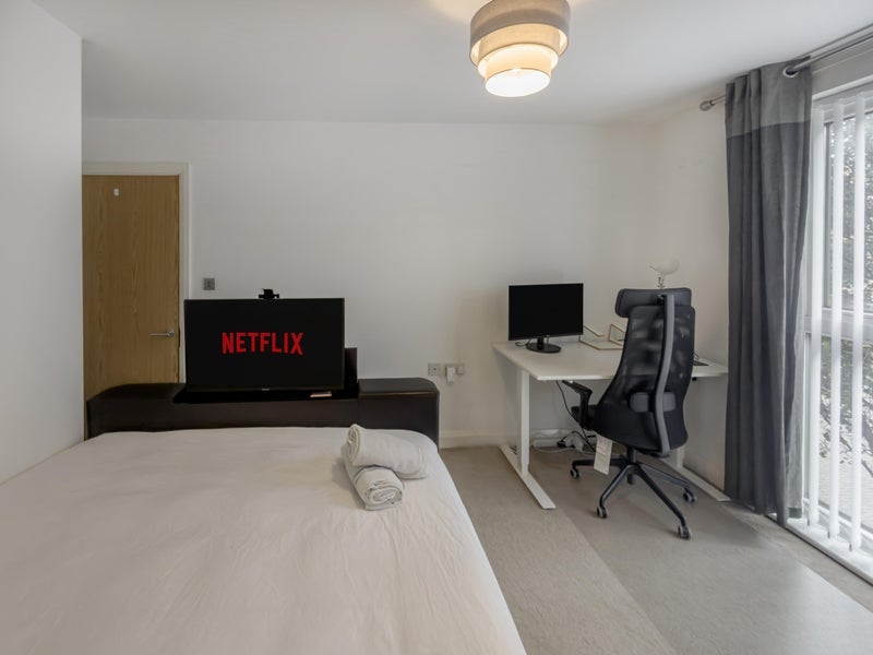 Flat Gunton Mews in Greater London