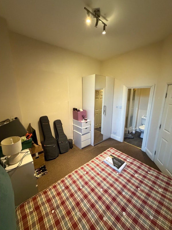 Room Granville Road in Newcastle upon Tyne