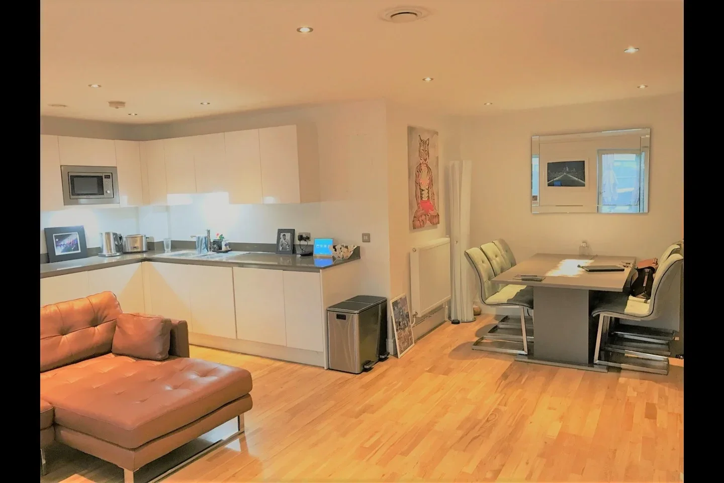 Flat Dowells Street in Greater London