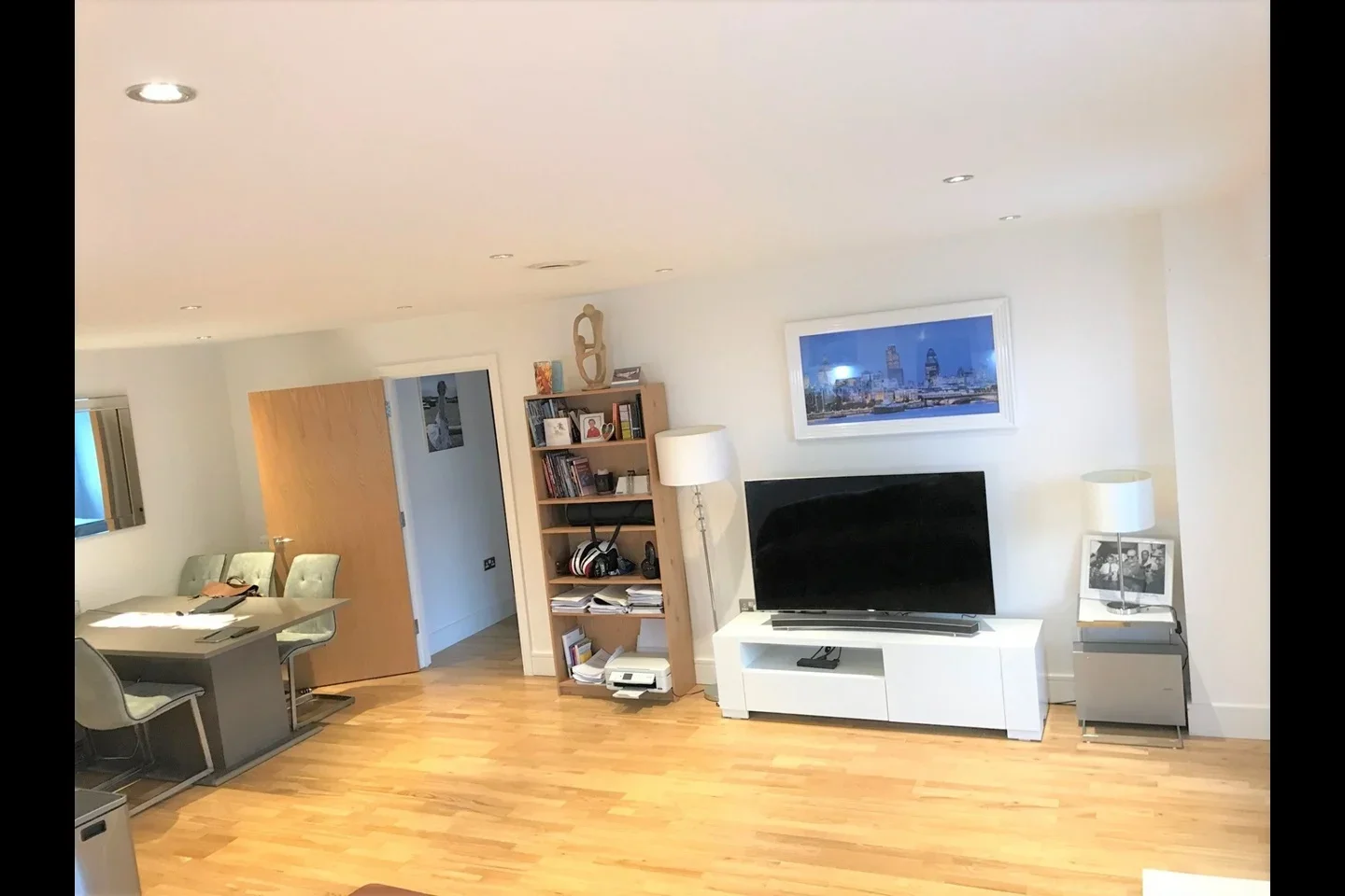 Flat Dowells Street in Greater London