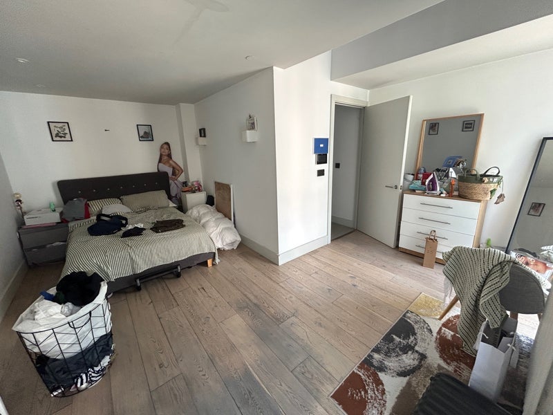 Room Ellesmere Street in Manchester