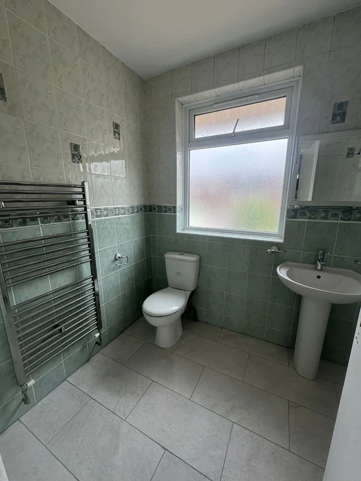 Flat Bardsley Close in Greater London