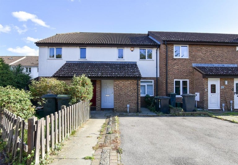 Flat Hawkes Road in Tonbridge and Malling