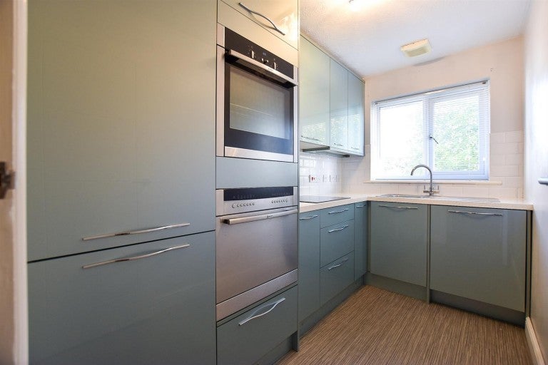 Flat Hawkes Road in Tonbridge and Malling