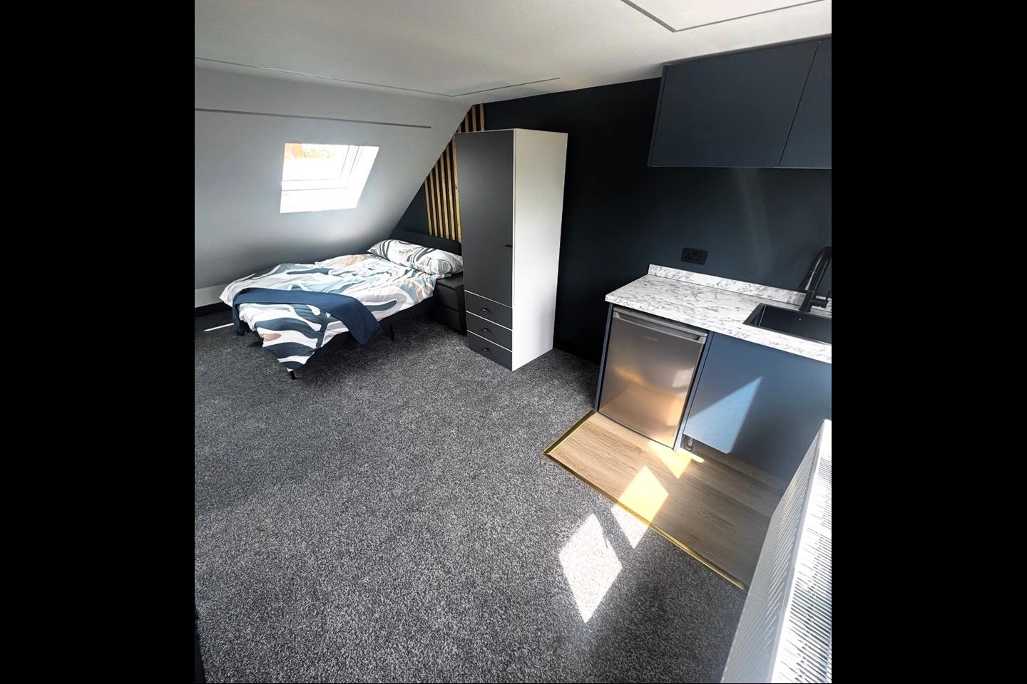 Room Bishop Ken Road in Greater London