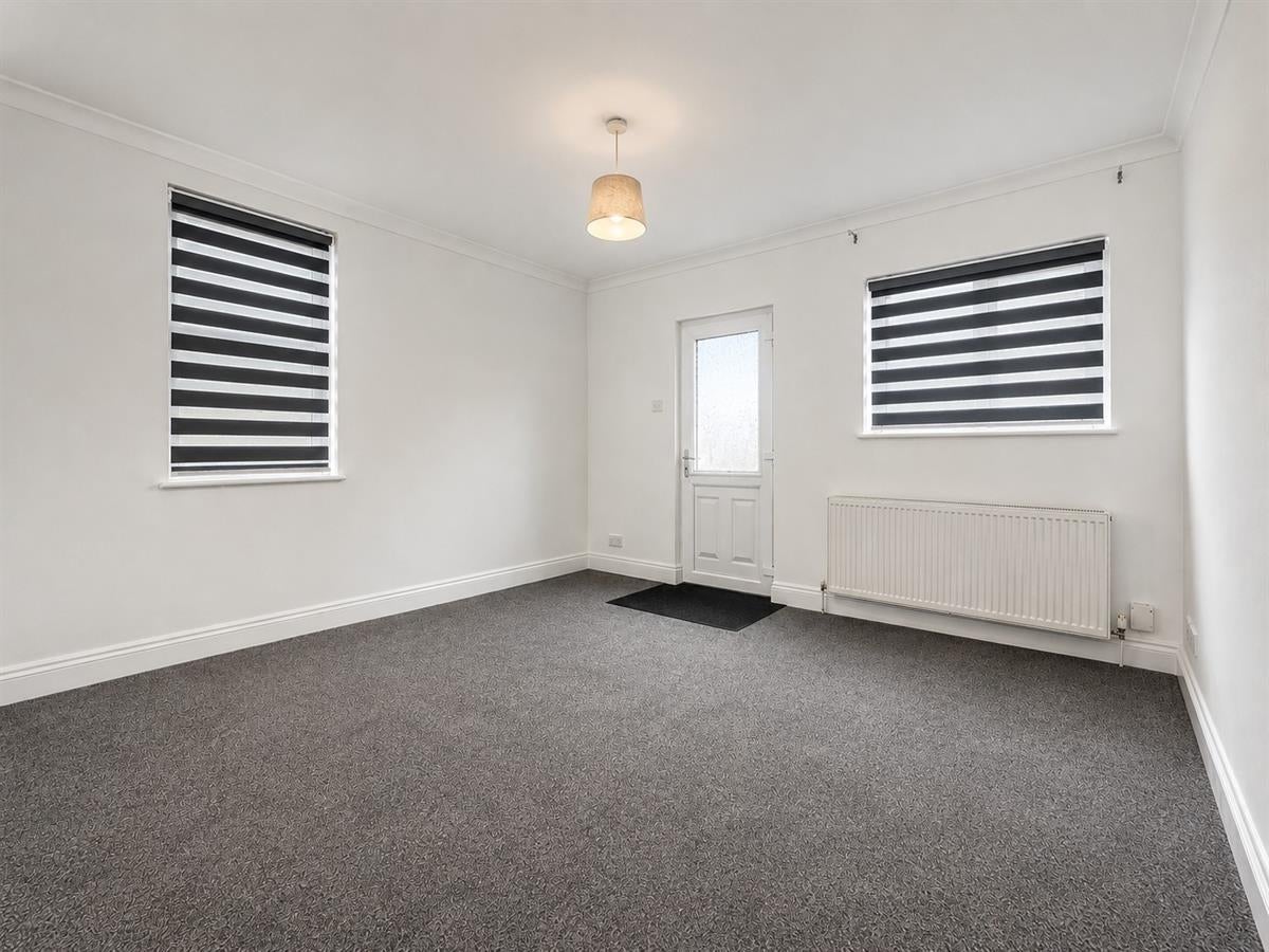 Flat Chaucer Road in Bedford