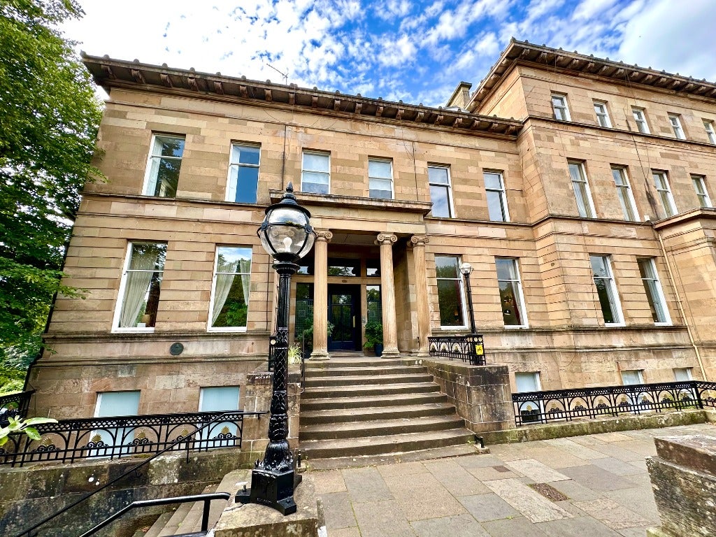 Flat Great Western Terrace in Glasgow