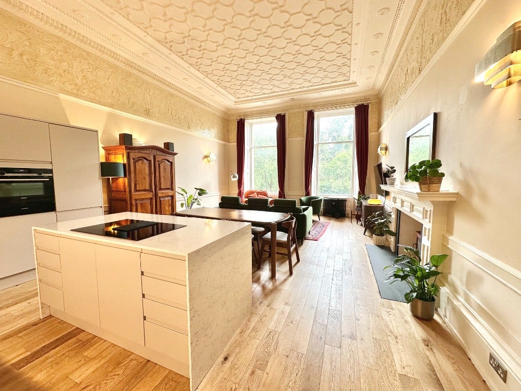 Flat Great Western Terrace in Glasgow