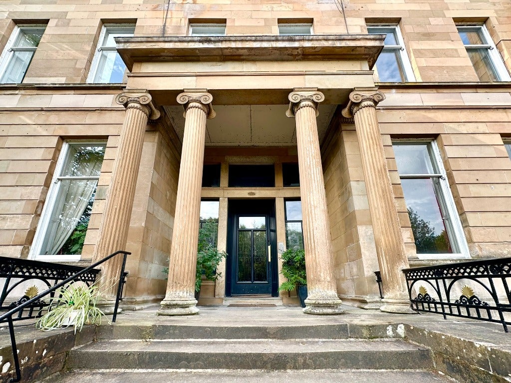 Flat Great Western Terrace in Glasgow