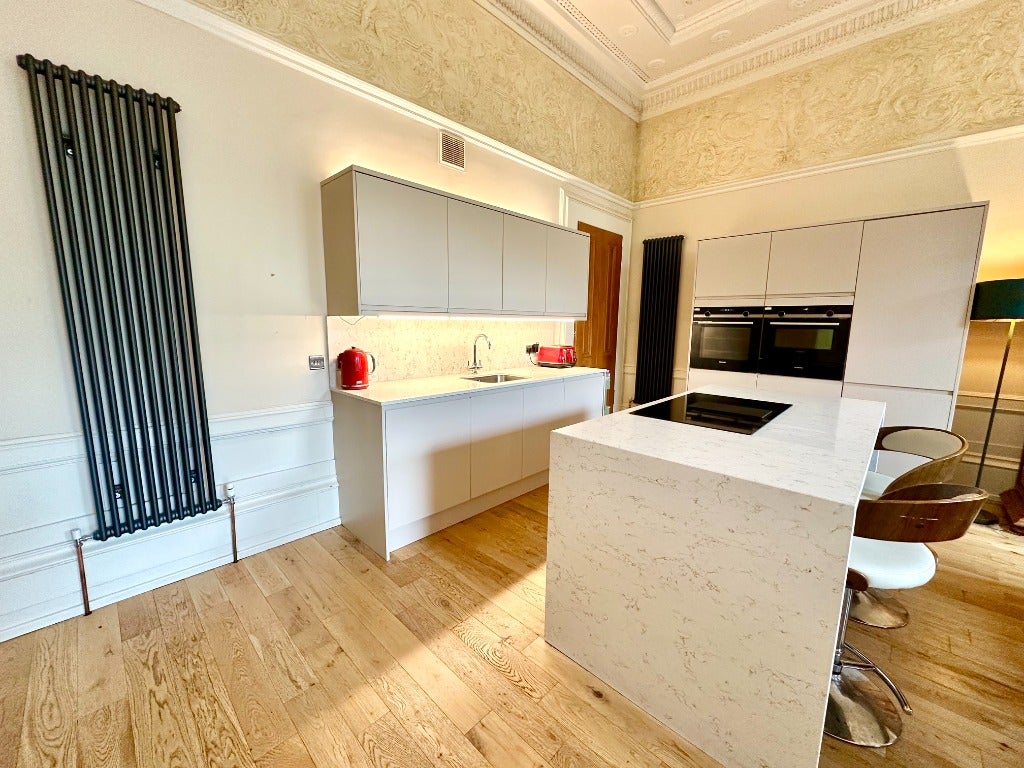 Flat Great Western Terrace in Glasgow