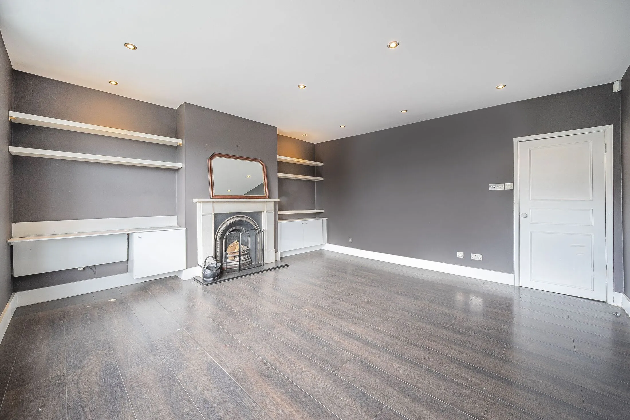 Flat Walworth Road in Greater London