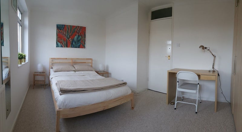 Room Templeton Close in Greater London