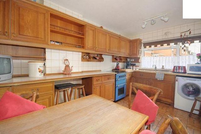 Room Templeton Close in Greater London