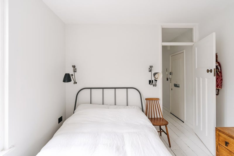 Flat Kelvin Road in Greater London