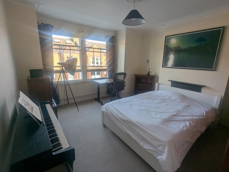 Flat Vera Road in Greater London