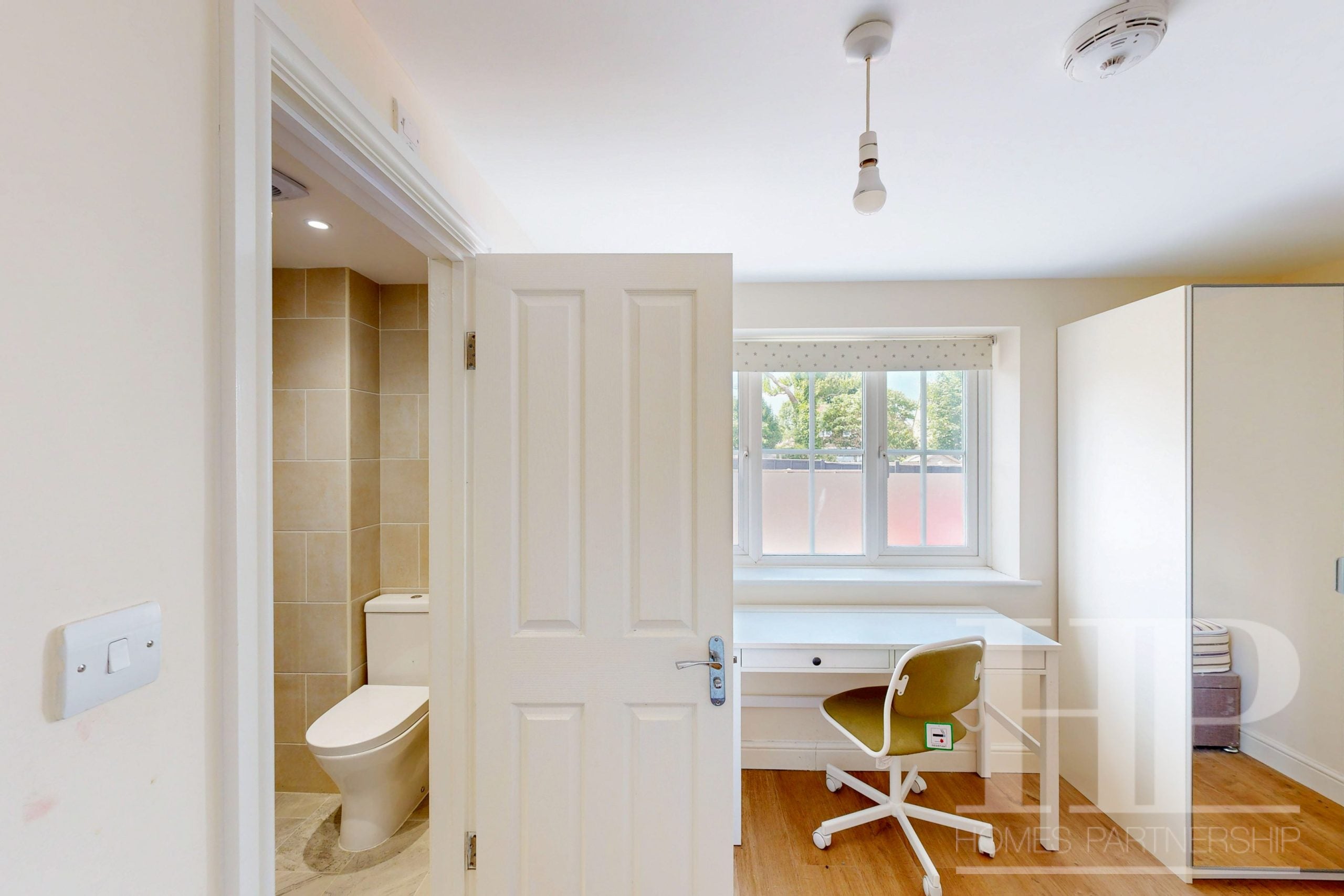Room Prospect Place in Crawley