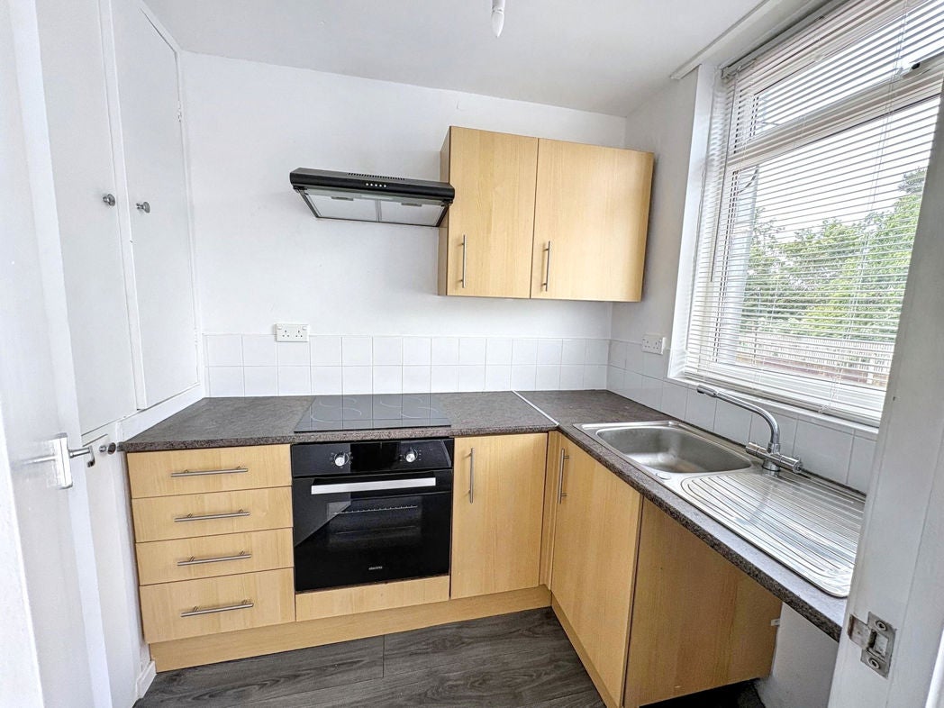 Flat Carisbrooke Walk in Darlington