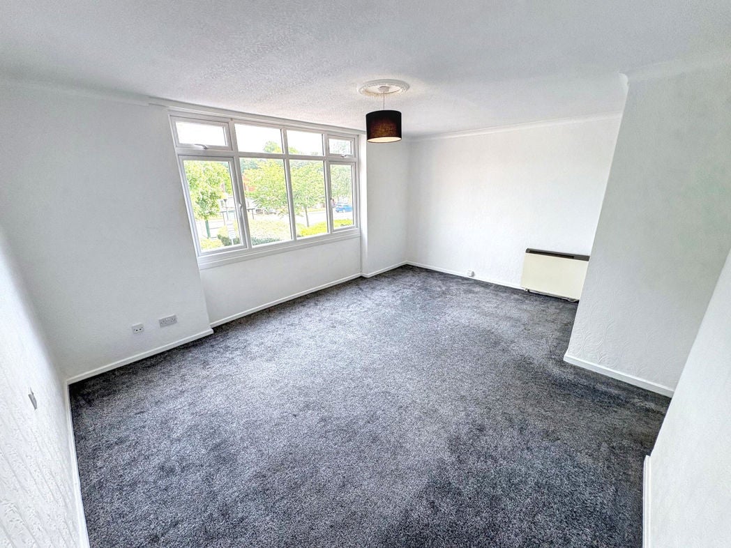 Flat Carisbrooke Walk in Darlington