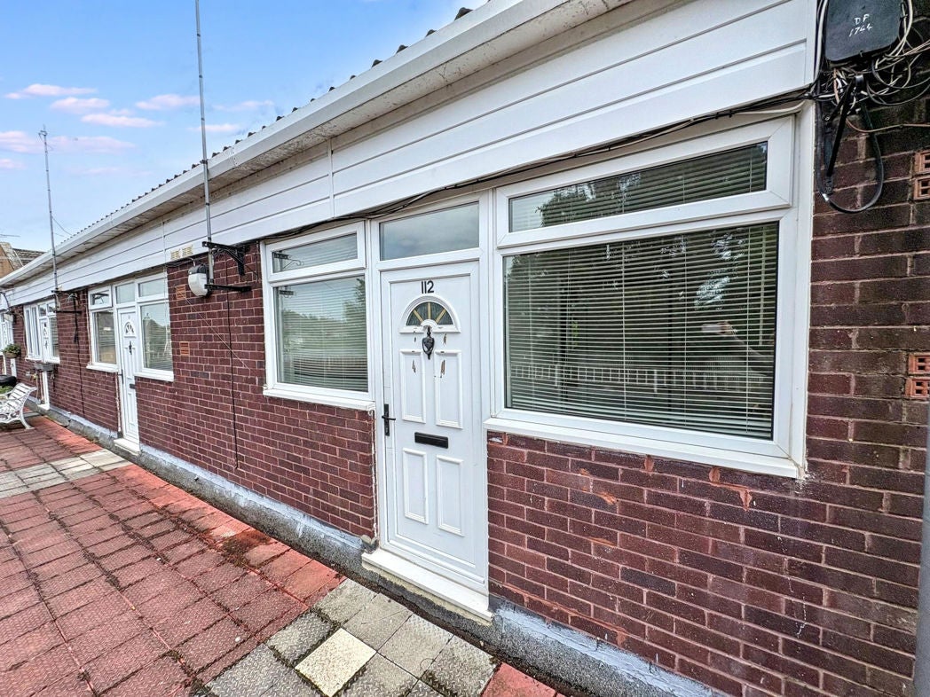 Flat Carisbrooke Walk in Darlington