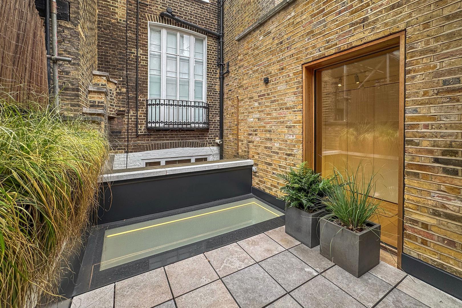 House Bingham Place in City of Westminster