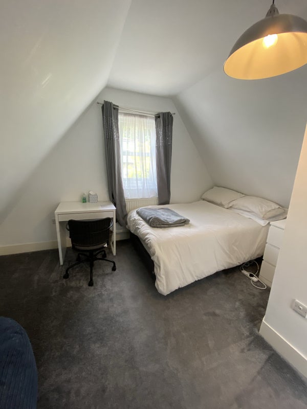 Room Alum Chine Road in Bournemouth