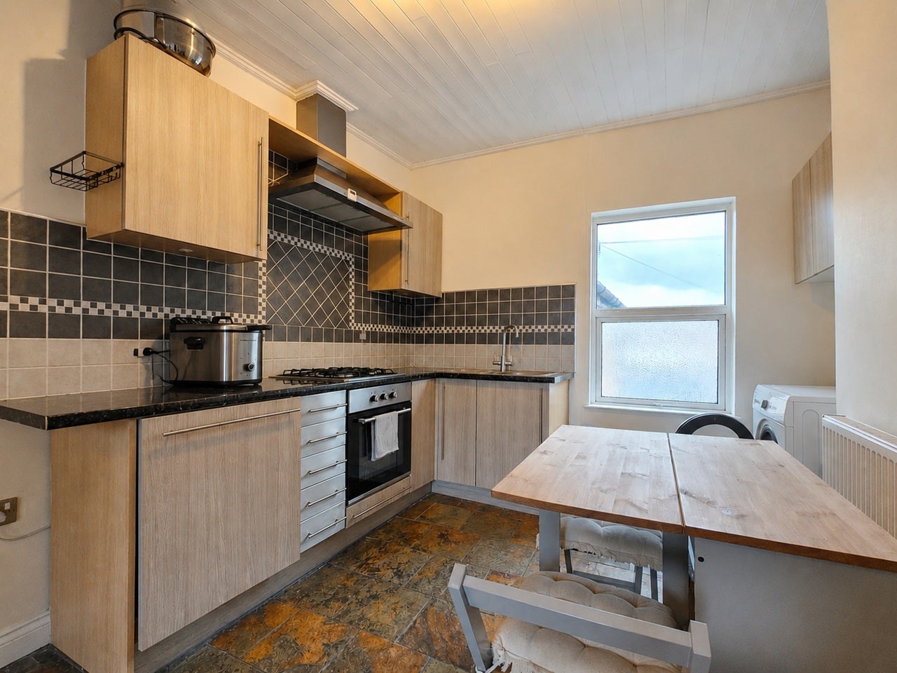 Flat Chigwell Road in Greater London