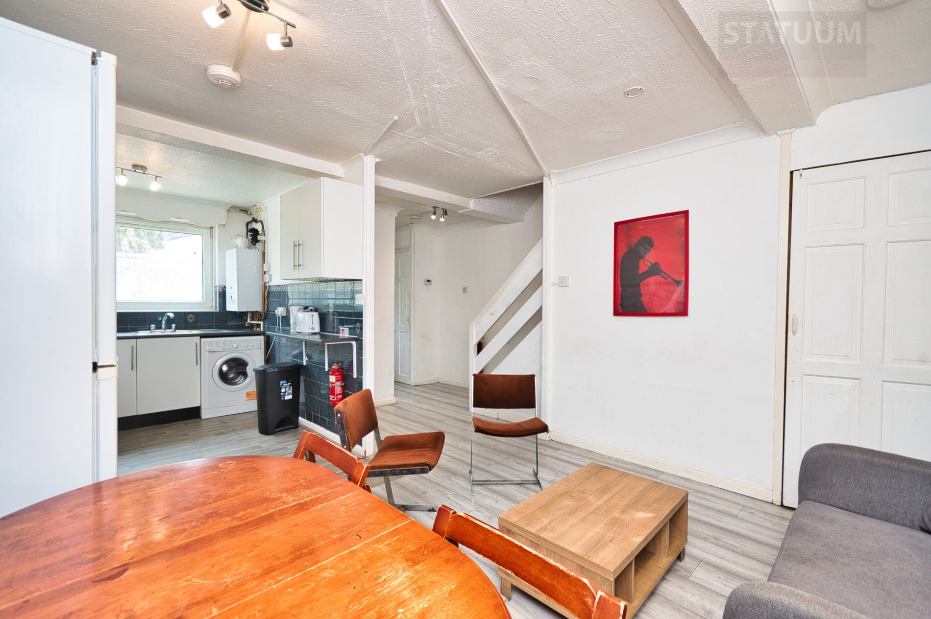 Flat Wager Street in Greater London