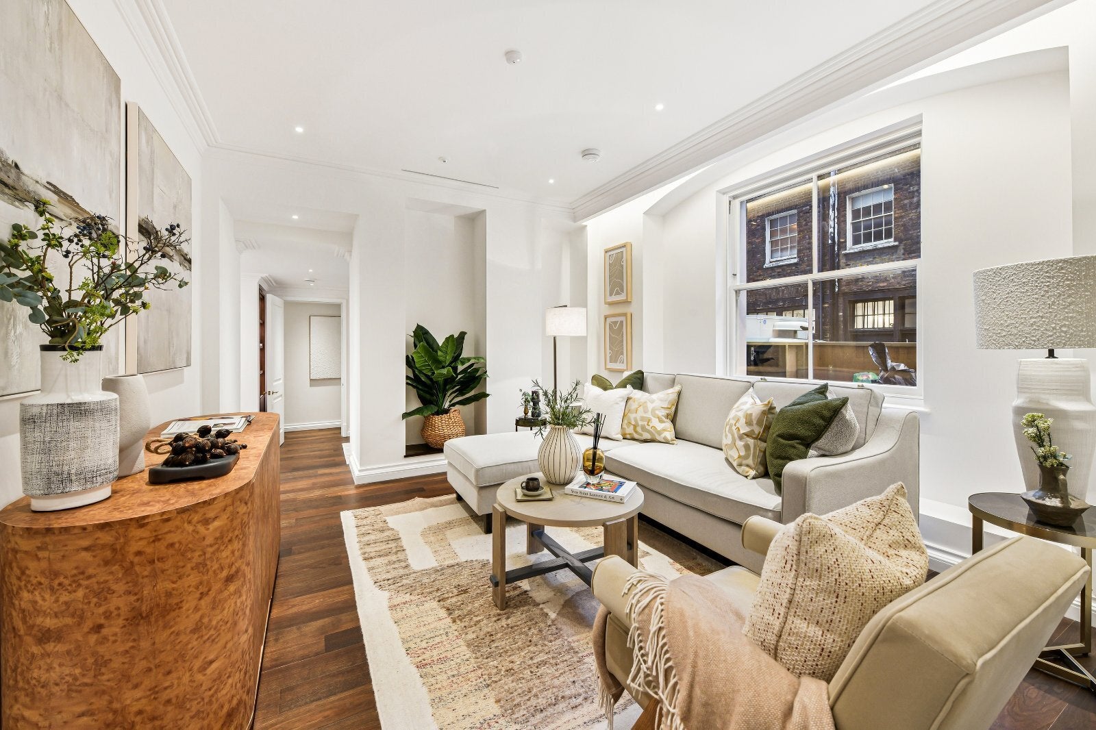 House Charles Street in City of Westminster