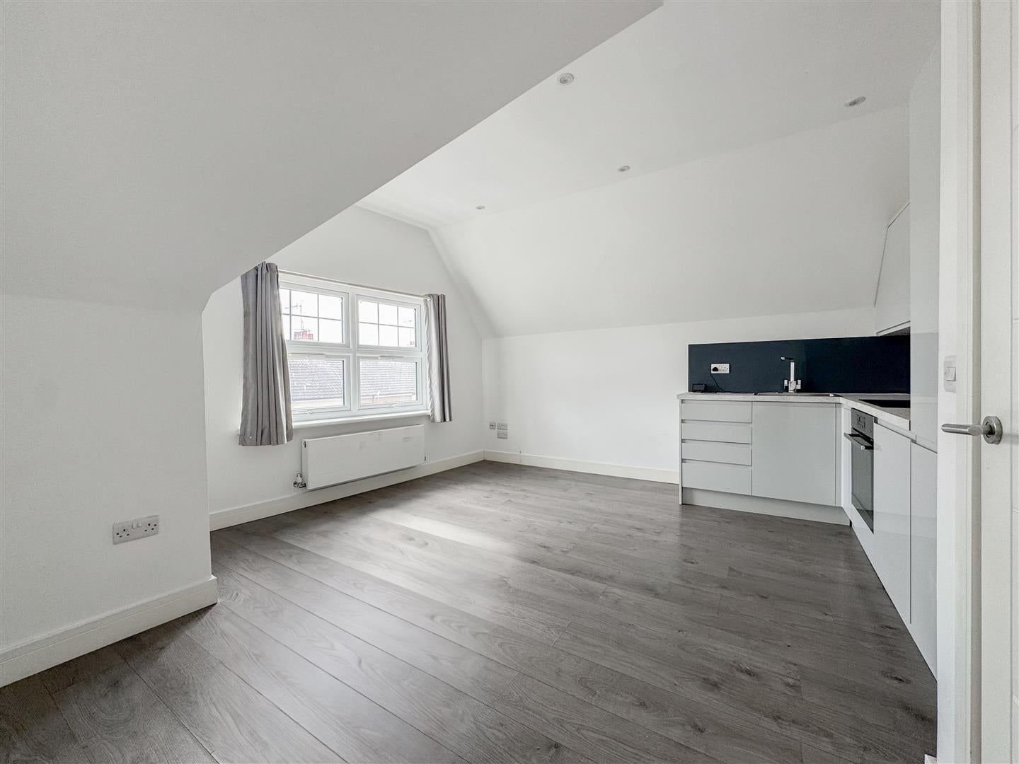 Flat Chandler Road in Rother