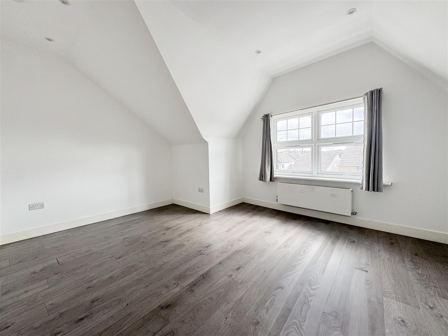 Flat Chandler Road in Rother