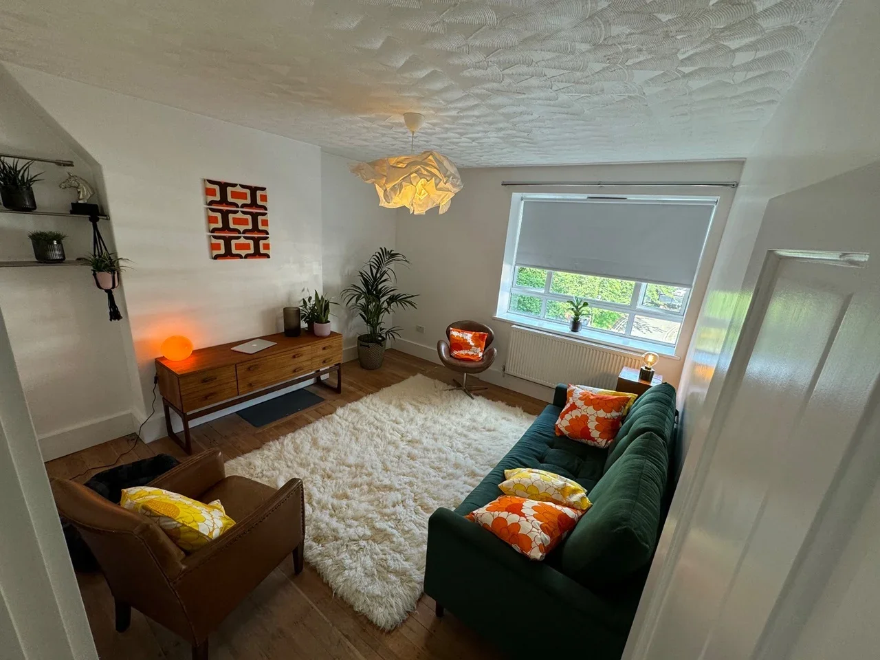 Room Australia Road in Greater London